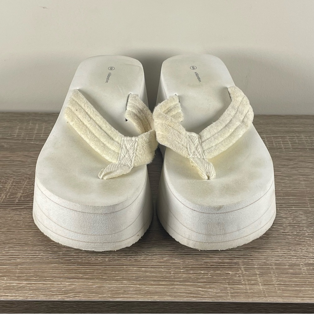 Y2K Xhilaration Platform Flip Flops Wedge Thong Sandals - Size 6 - Picture 2 of 5